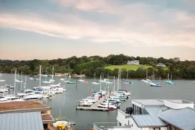 Topsail Apartment - Falmouth Marina