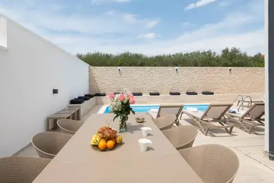 Image de Villa Bellatrix 1 & 2 - 2 heated pools & jacuzzi, quiet area, family