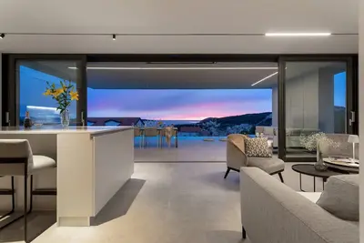 Villa Infinity Residence with infinity pool, sea view, outdoor kitchen, bbq