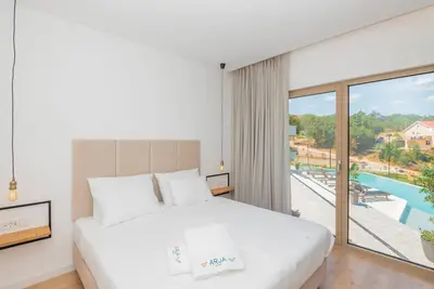 Image de Luxury Villa Red heated pool, sauna, tennis court, mini golf, stylish, family, panoramic view