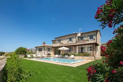 Image de Rustic Villa Rorripa with a pool in Istri, panoramic view, pet friendly, quite area, family, private parking, terrace, fancy yard