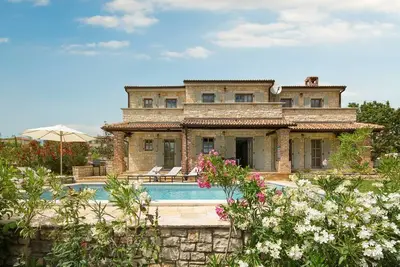 Image de Rustic Villa Rubus with a pool in Istri, panoramic view, pet friendly, quite area, family, private parking, terrace, fancy yard