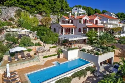 Image de Villa Silversea infinity heated pool, sauna, near sea, family, bbq, quiet area