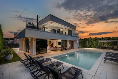 Image de Villa Zorina heated pool, Jacuzzi & sauna, private parking, pet friendly