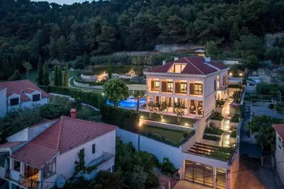 Image de Exclusive Villa Marnano - Split sea view near center, concierge services jacuzzi