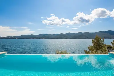 Image de Villa Maris, 5m sea/beach, heated infinity pool, sauna, pets friendly