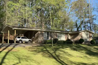 Image de Roll Tide! Game day University of Alabama visit, work or business. 3 Br & 2 Ba.
