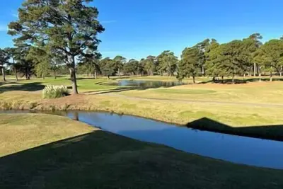 Image de Beautiful 2 Bedroom Condo