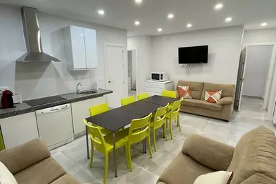 Image de Casa Amplia en Almuñécar Centro