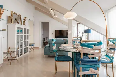 Image de 𝐇𝟏𝟏 [Lux Casino] Vue mer