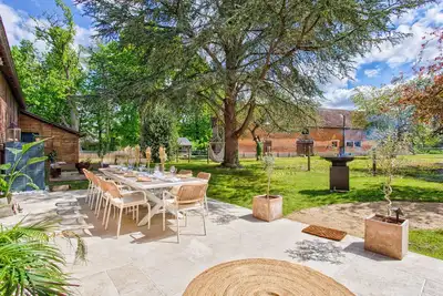 Image de Maison Adeli- Jacuzzi- Brasero- billard- pétanque- 4*