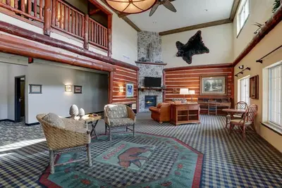 Image de Near I-35 Expanded King w/ Whirlpool Cottage, Stoney Creek Des Moines | 2 Units