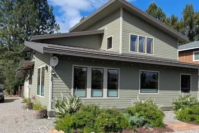 Image de Wolf House: Winthrop Trailside Luxury Sleeps 6 w 2 private suites + Den