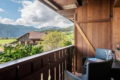 Image de Appartement \"Schlossblick\" avec vue sur les montagnes, jardin partagé et Wi-Fi