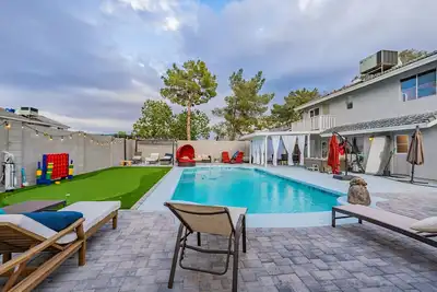 Image de Resort setting in Chandler Home with Free Heated Pool /Spa /Game Room /Mini Golf