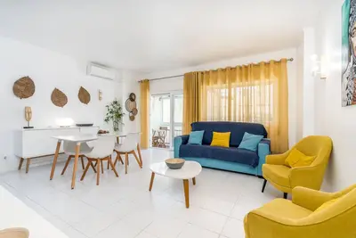 Image de Appartement 'Sunsethouse102a' avec piscine partagée, Wi-Fi et climatisation