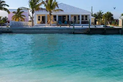 Image de Beach and Boaters Dream – New Build - 3bed/3 ½ bath Home w/ Dock \"Dragonfly\"