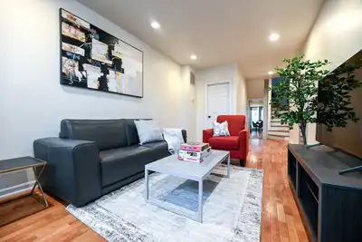 Image de Experience waterfront living near the National Aquarium