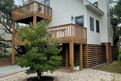 Image de The Half Shell, Oceanside Beach Cottage, 6 min walk to beach