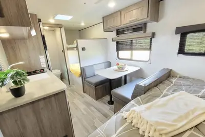 Image de Cozy & Clean Glamping Retreat~Private Location~WiFi~5 mins From Meridian Village