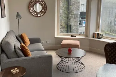 Image de Cosy 1 bedroom apartment with lovely views in the heart of Aberdeen city centre.
