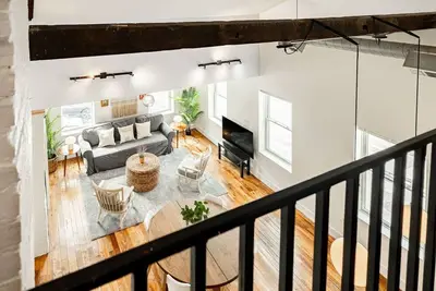 Soaring 2br Parkside Loft