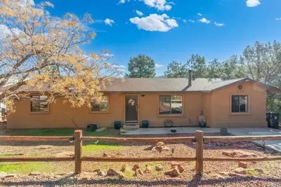 Image de Roadrunner Retreat | Deck, Firepit, Fenced Yard