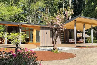 Unique modern Farmhouse