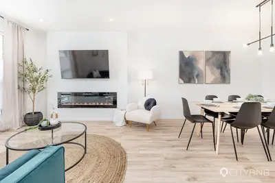 Image de Ruisseau - Sleeps 8 - 3. 5 baths