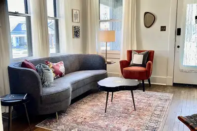 Image de Stylish Midtown Bungalow in Cooper-Young, Pets/Kids Ok, 2 Bath, great location!