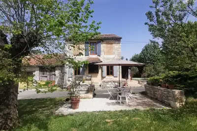Image de Maison en pierre au cœur du Périgord pourpre, idéale pour les familles!