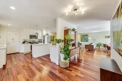 Image de Greenhouse Inn, Evanston Northwestern Loyola Chicago. Kid Friendly w/parking