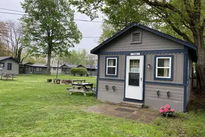 Tiana Cottages at Tiffany's Cottages! New In-Ground Pool, Fire Pit, Night Life!