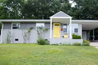 Image de 6-mins from downtown Durham!