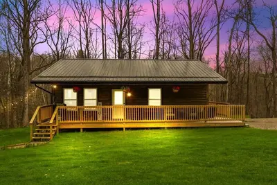 Image de Secluded Cabin in Logan, Oh w/Hot Tub & Fire Pit