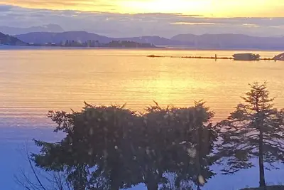 Image de Luxurious new suite set in an English Country Garden by the sea.