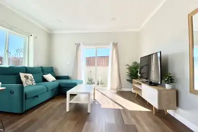 Image de Modern Guesthouse 15 minutes to Disney with queen bed and bunk beds for family