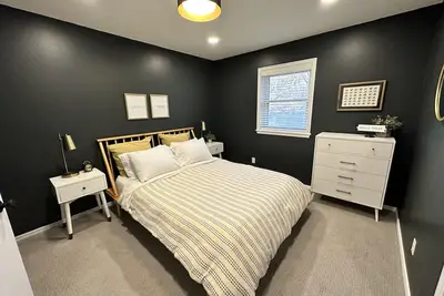 Image de The Stilly Stunner - Prime Location! Cozy Retreat Close to the Action!