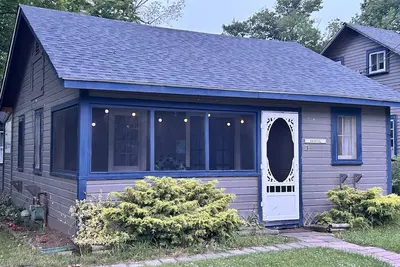 Image de Bristol Cottage at Tiffany's Cottages! New In-Ground Pool, Night Life, Gotl Lake