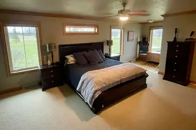 Image de Minutes from Eaa! Spacious 4br home in a quiet neighborhood.