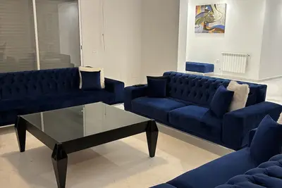 Image de Apparemment haut standing 170m