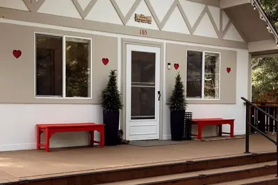 Image de Outdoor Retreat: Ac-Firepit-Outdoor Living-Rv Hook Up-Sport Court-Wifi-Patio,