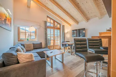 Image de Moderne avec balcon et vue sur l'ascenseur