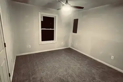 Image de 15 min to Barren River Resort Park! Open floor plan with vaulted ceilings.