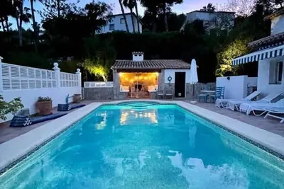 Image de 4 bedroom, sea view, close to amenities, private pool, great outside area