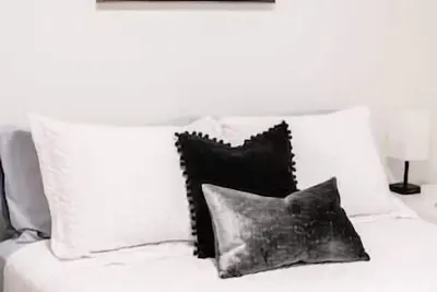 Image de This house is a 2 bedroom(s), 2 bathrooms, located in Kelowna, Bc.