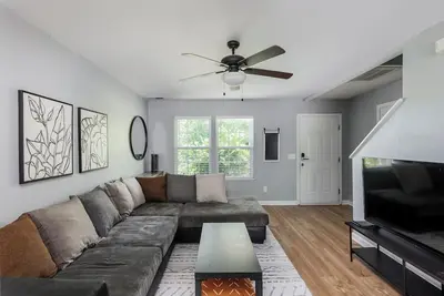 Image de 6. 4 Miles from Musc - 105 Curvewood