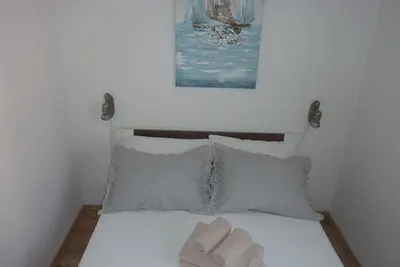 Image de Cozy two-bedroom apartment, steps from the sea front - Olga 3