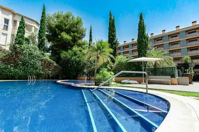 Image de Sunny luxury holiday by the sea