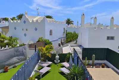 Sunny Terrace & Comfort In Playa del Inglés
